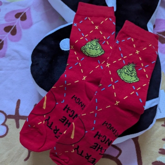 Dr. Seuss Accessories - Mcdonald's The Grinch Red Socks